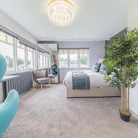 Hotel & - Stylish With Breathtaking Views - Longer, Save 4*