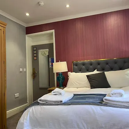 & - Stylish With Breathtaking Views - Longer, Save Hotel