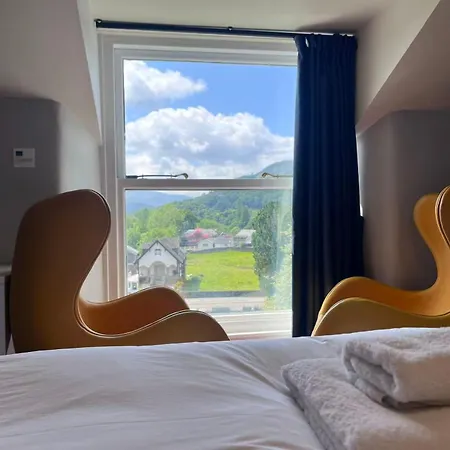 & - Stylish With Breathtaking Views - Longer, Save Ambleside