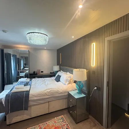 & - Stylish With Breathtaking Views - Longer, Save 4* آمبيلسايد