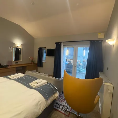 & - Stylish With Breathtaking Views - Longer, Save Hotel