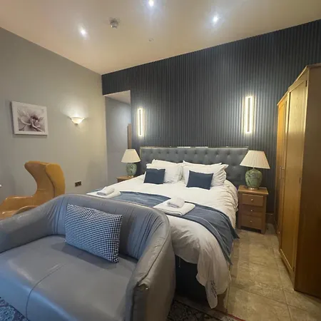 Hotel & - Stylish With Breathtaking Views - Longer, Save 4*