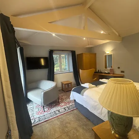 & - Stylish With Breathtaking Views - Longer, Save