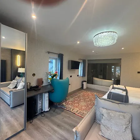 & - Stylish With Breathtaking Views - Longer, Save Ambleside