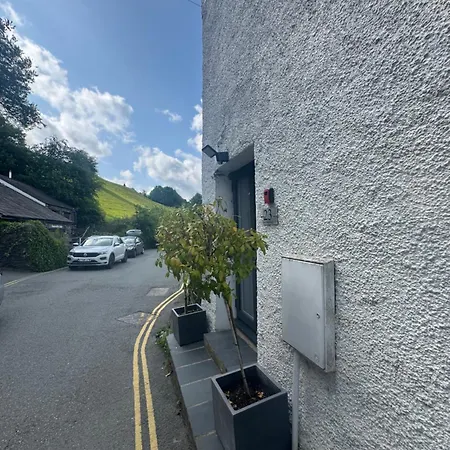 & - Stylish With Breathtaking Views - Longer, Save Ambleside