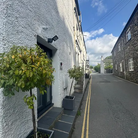 & - Stylish With Breathtaking Views - Longer, Save 4* Ambleside
