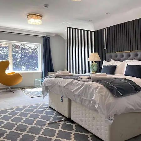 & - Stylish With Breathtaking Views - Longer, Save