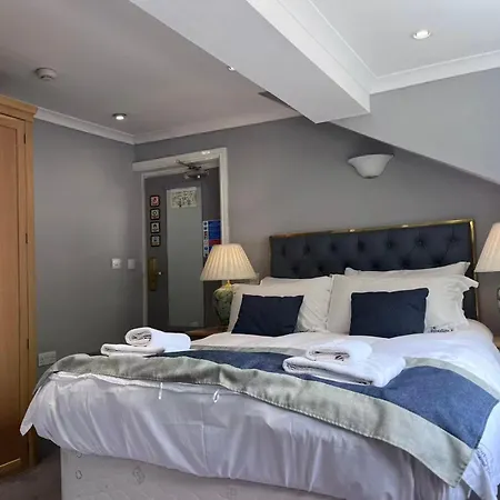 Hotel & - Stylish With Breathtaking Views - Longer, Save 4*