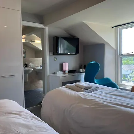 & - Stylish With Breathtaking Views - Longer, Save 4*