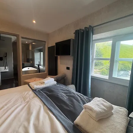 Szálloda & - Stylish With Breathtaking Views - Longer, Save