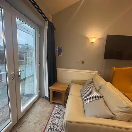 & - Stylish With Breathtaking Views - Longer, Save Szálloda 4*