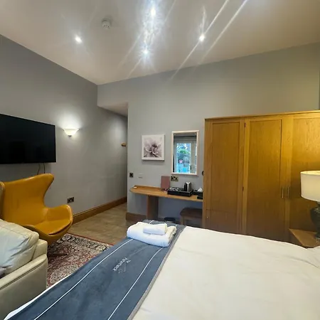 & - Stylish With Breathtaking Views - Longer, Save Ambleside