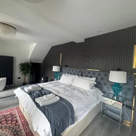 & - Stylish With Breathtaking Views - Longer, Save 4*