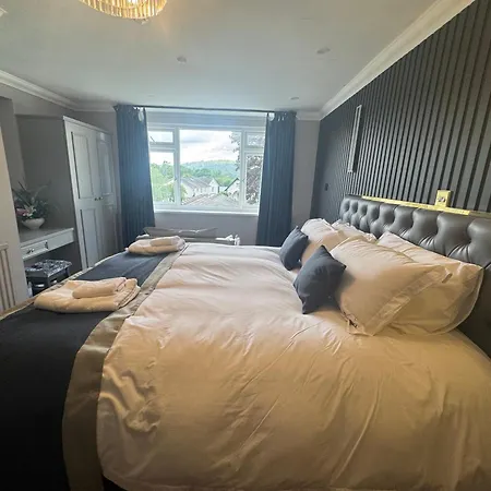 & - Stylish With Breathtaking Views - Longer, Save 4*